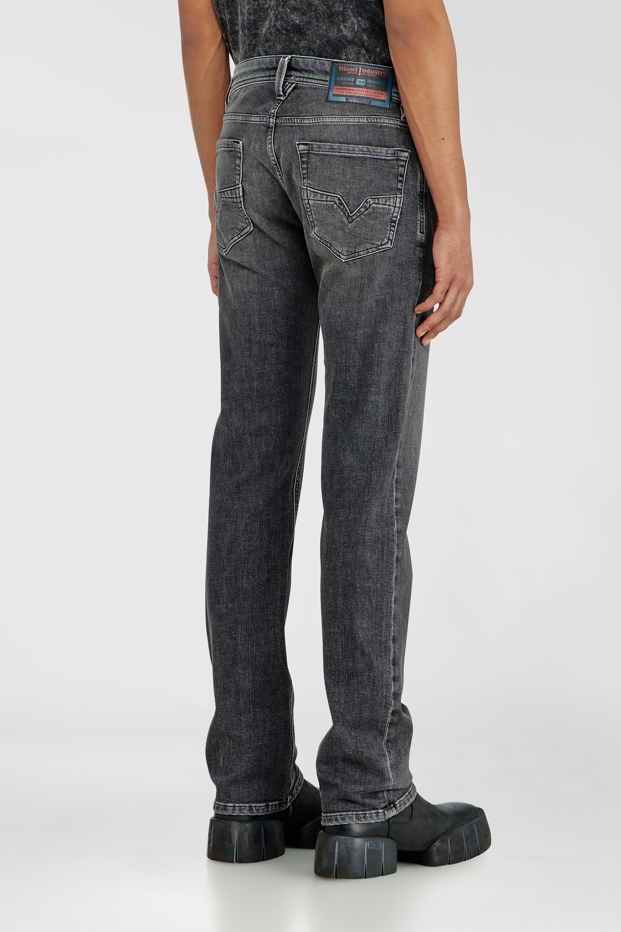 Diesel - Man's Regular Jeans 1985 Larkee 0HDBD, Black/Dark grey - 5