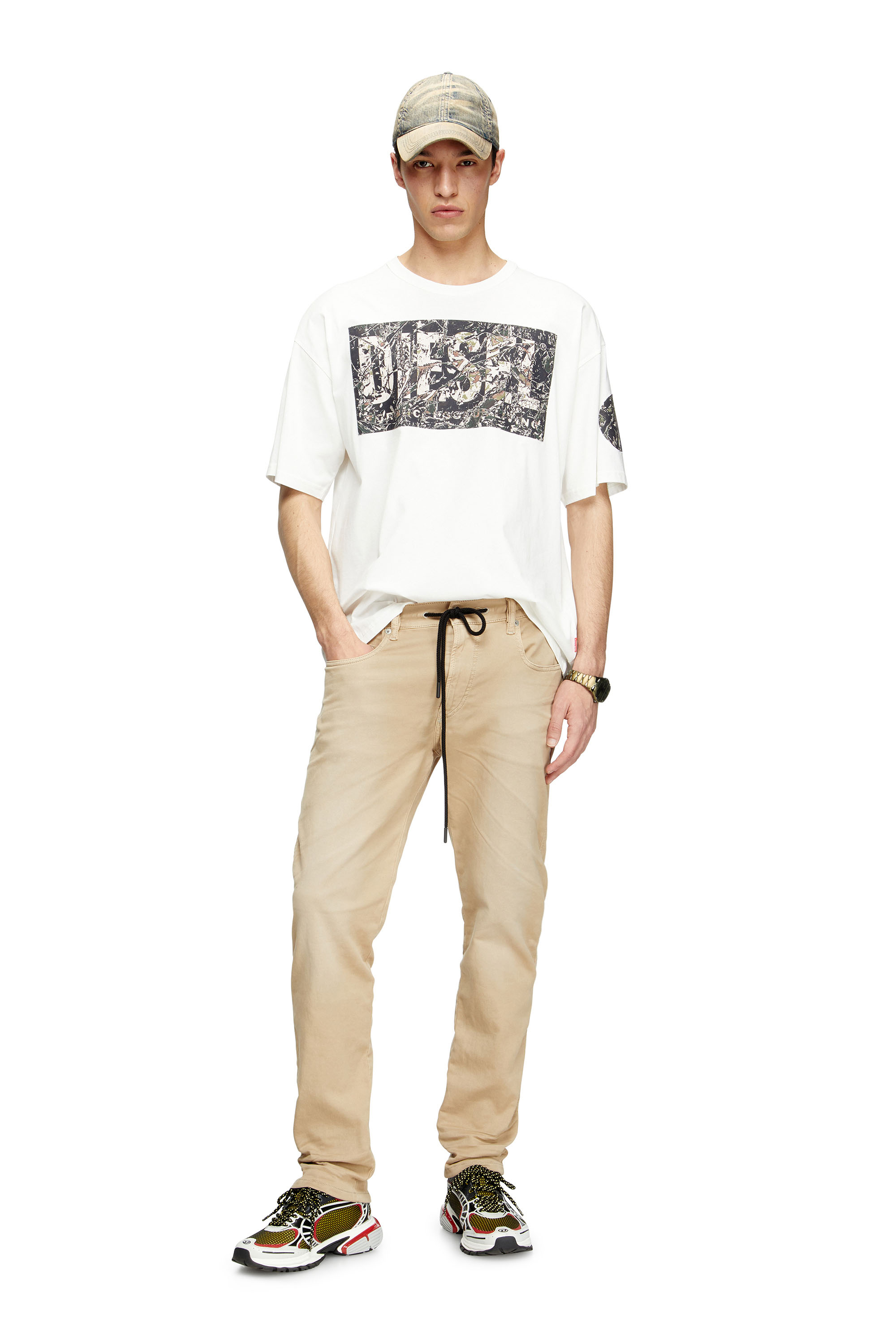 Slim 2062 D-Strukt Joggjeans® 0670M, Light Brown Diesel - Man's Slim 2062 D-Strukt Joggjeans® 0670M, Light Brown - 1
