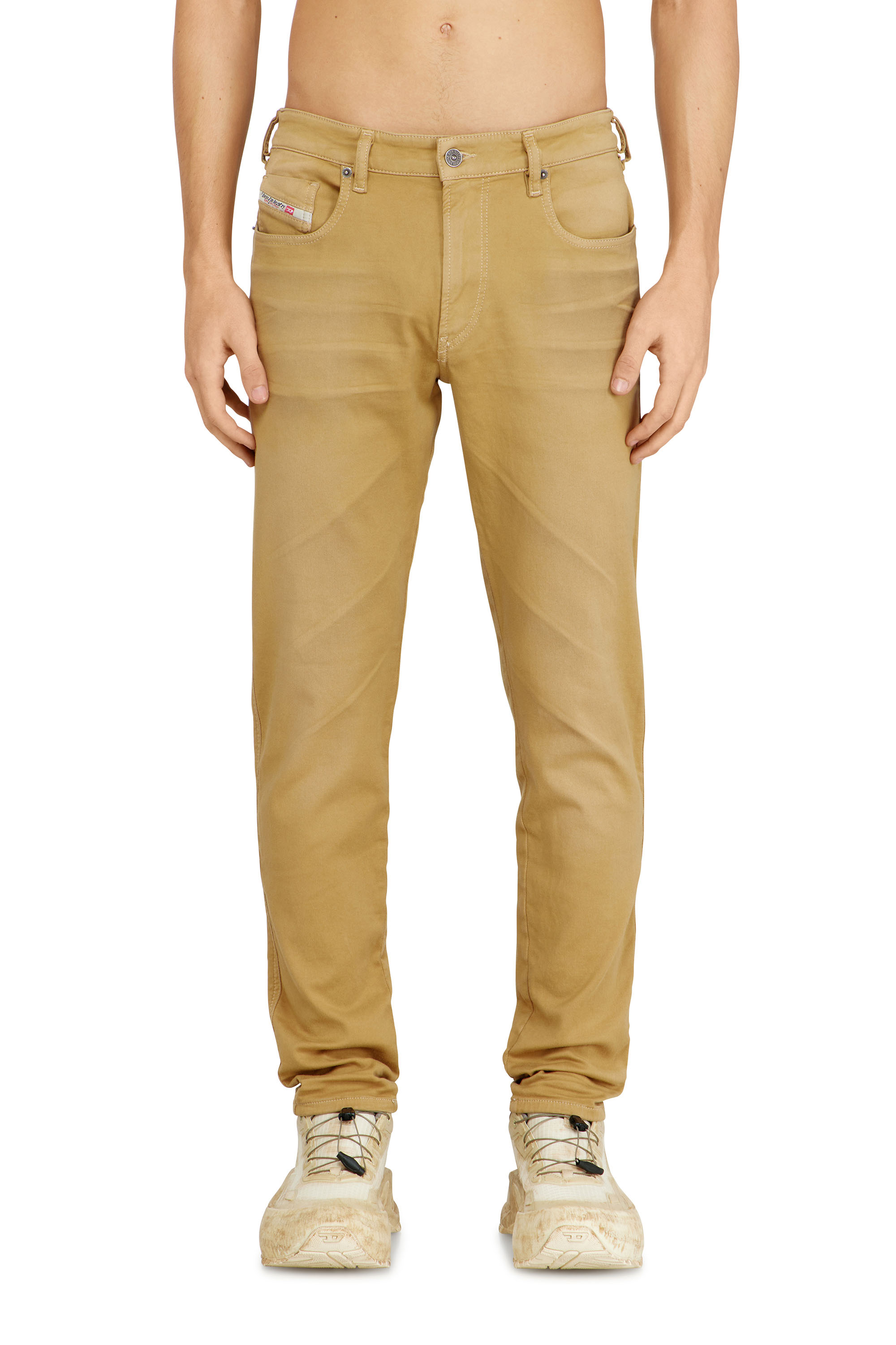 Diesel - Man's Slim 2062 D-Strukt Joggjeans&reg; 0670M, Beige - 3