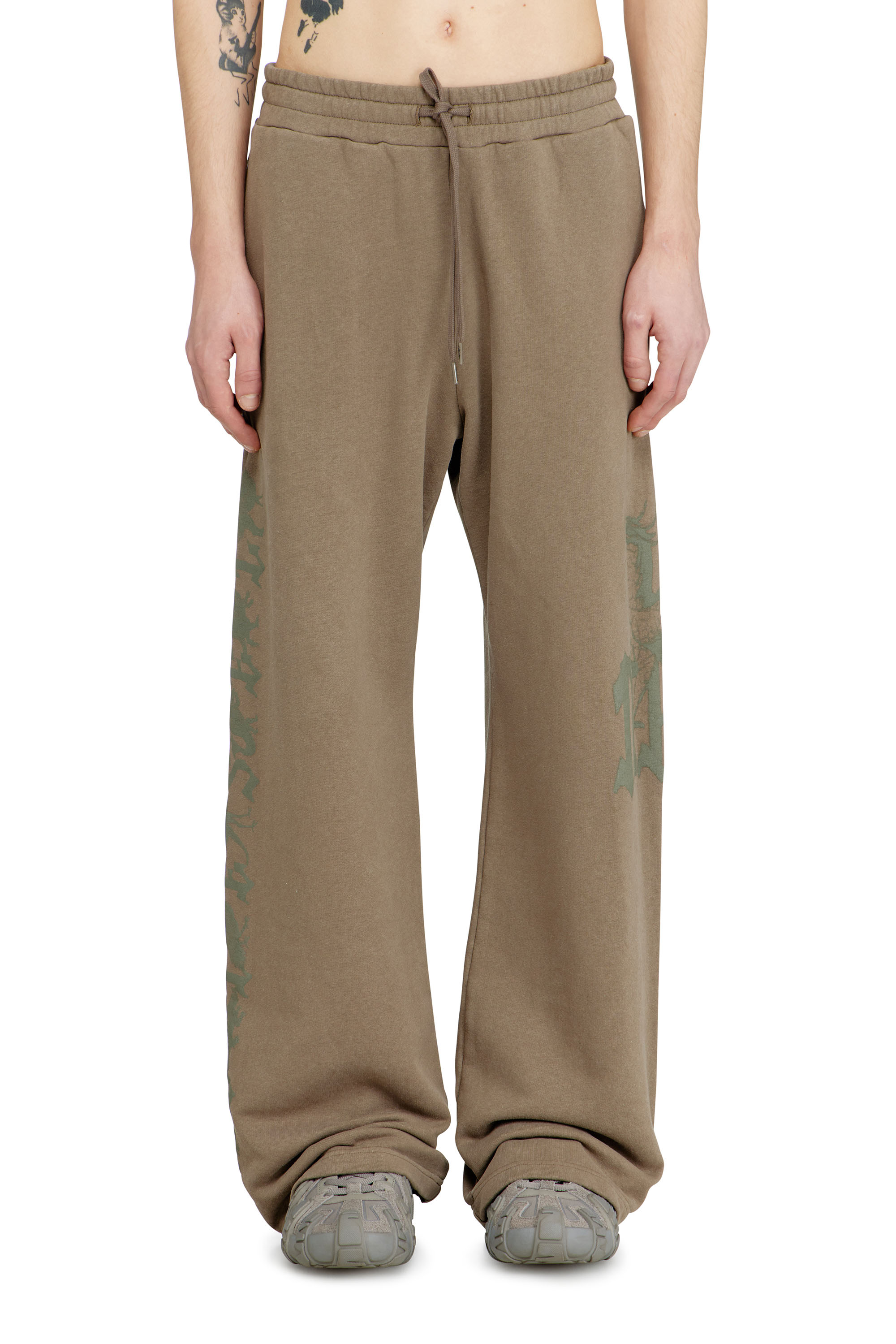 Diesel - P-GRO, Man's Treated sweatpants with logo print in Brown - 3