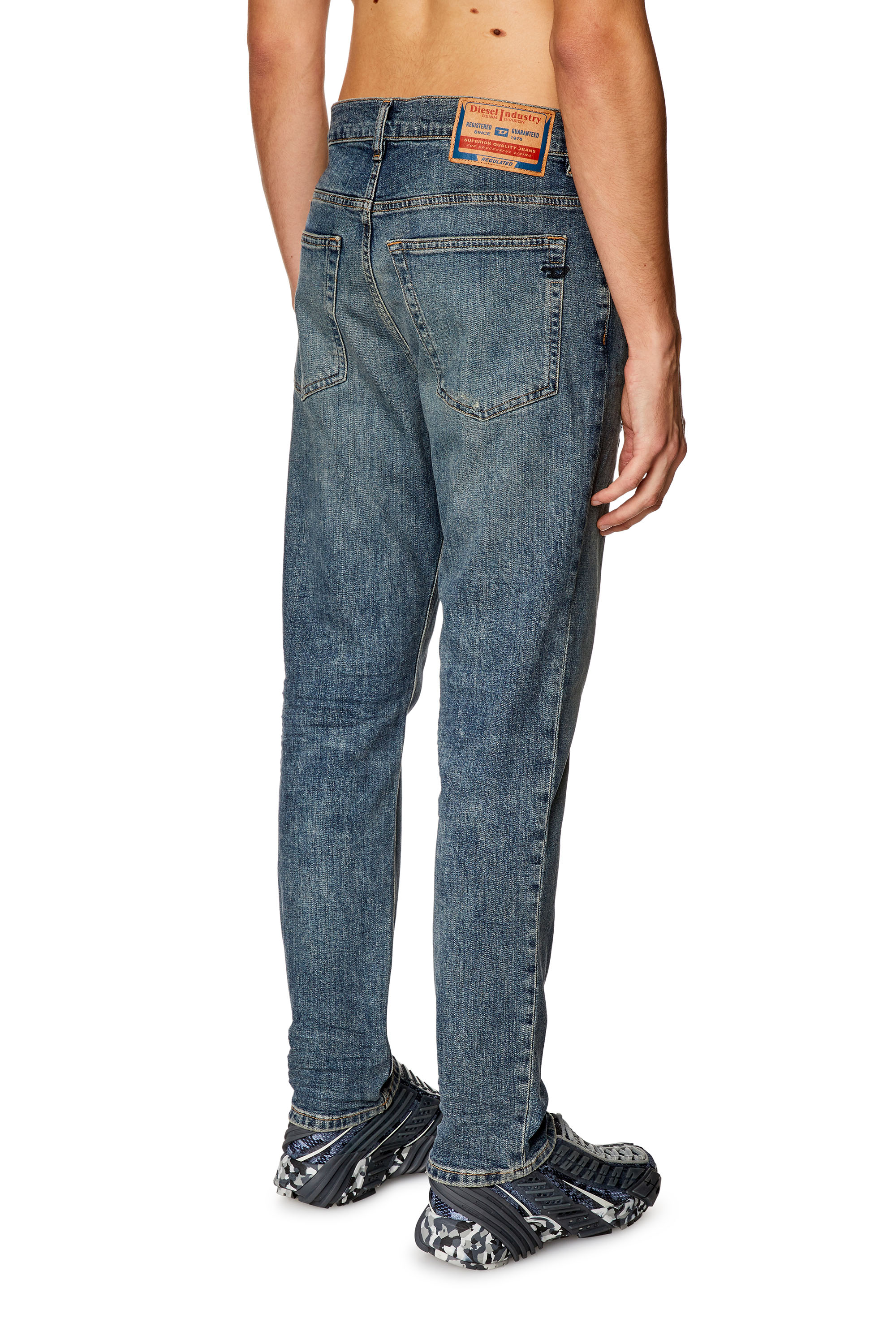 Diesel - Man Tapered Jeans 2005 D-Fining 0DQAC, Medium blue - Image 3